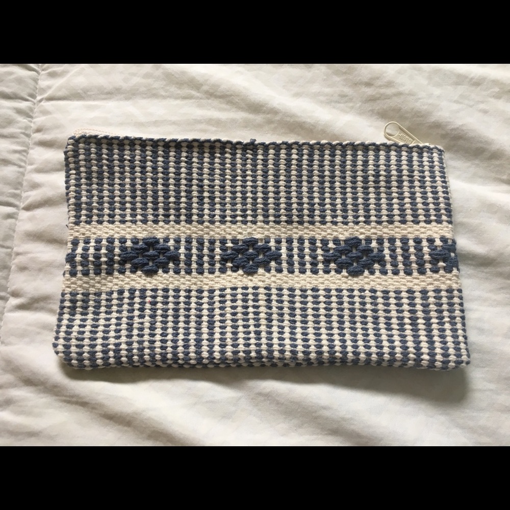 Small pouch